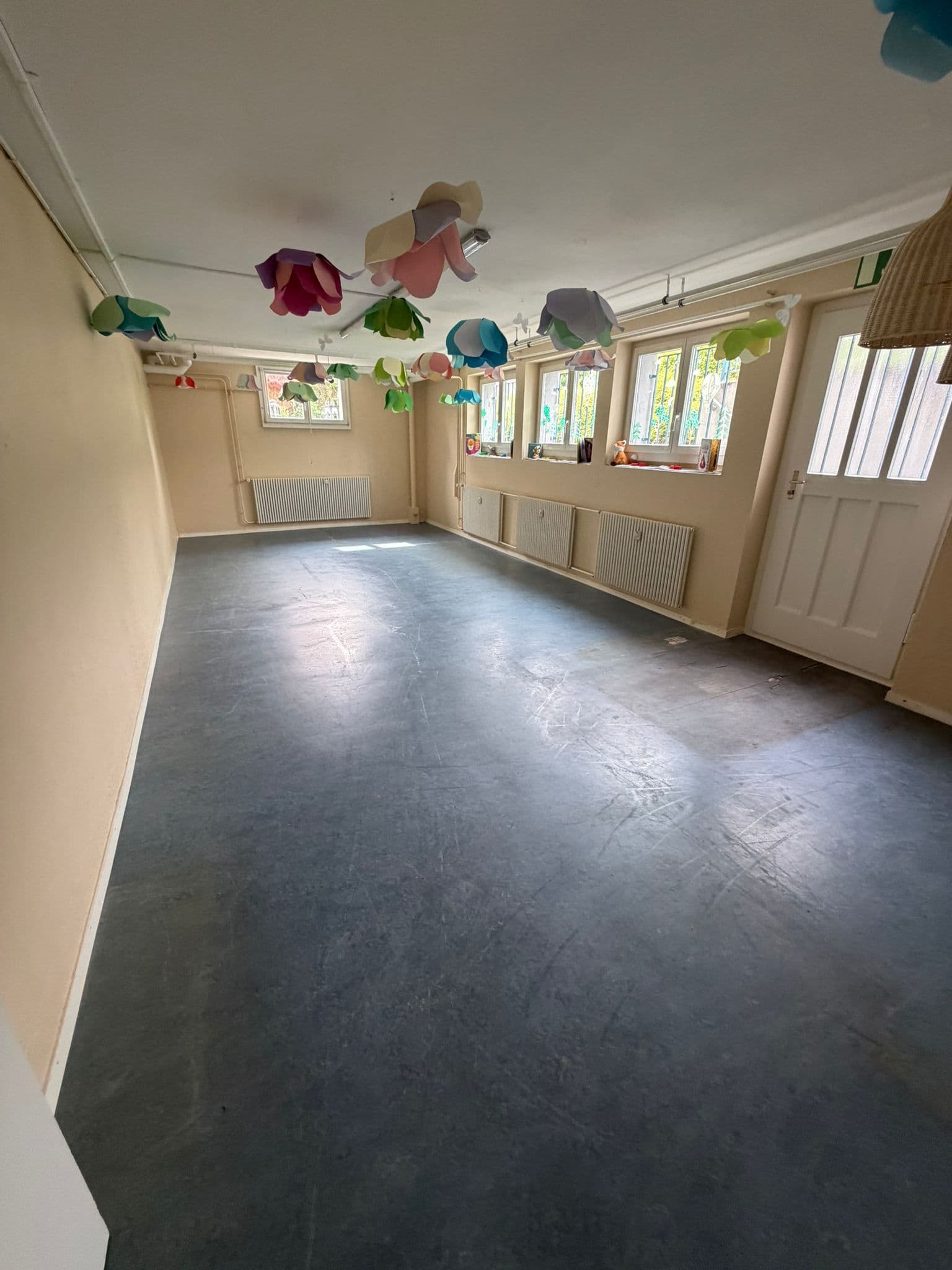 hidic parkett kindergarten gruppenraum vorher