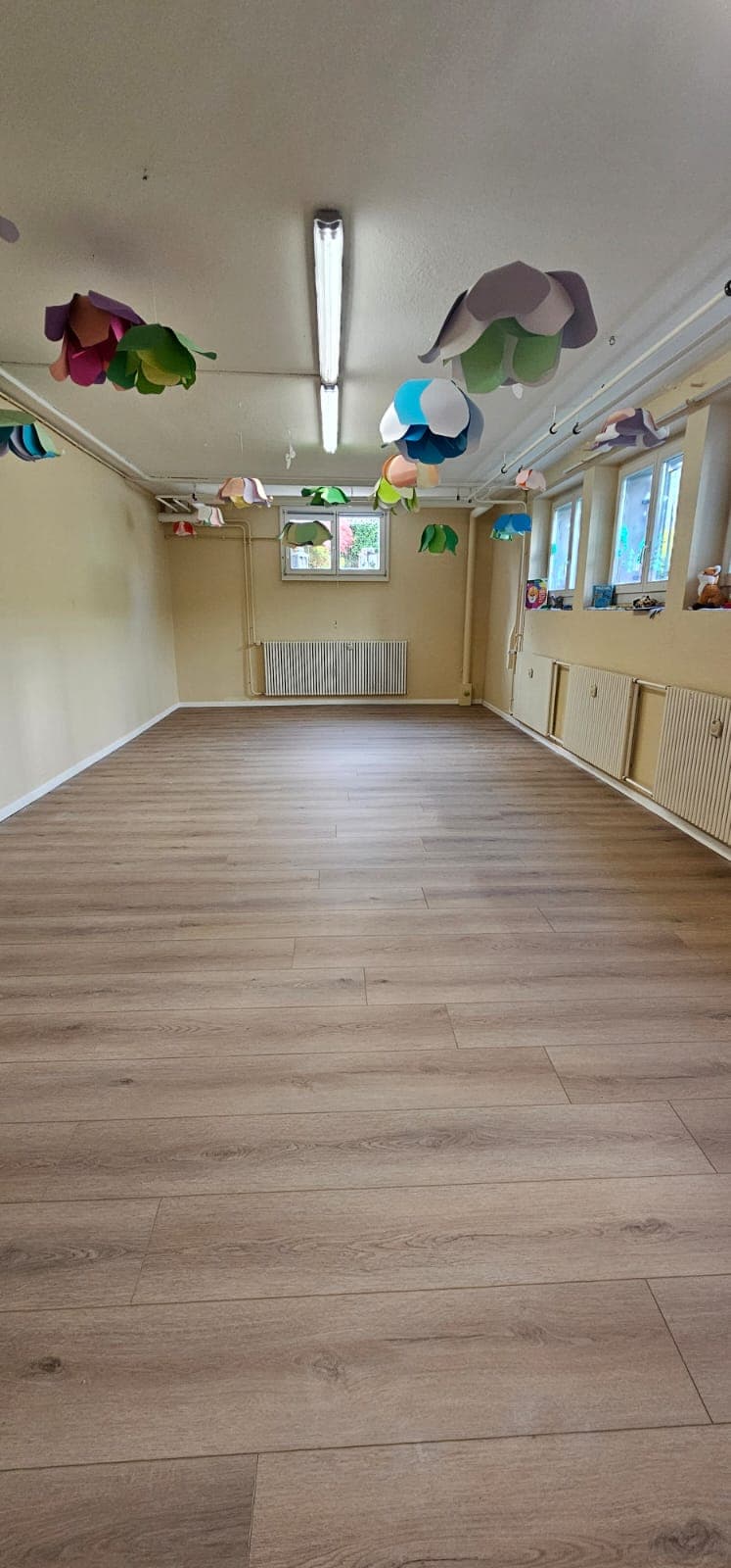 hidic parkett kindergarten spielzimmer parkett nachher